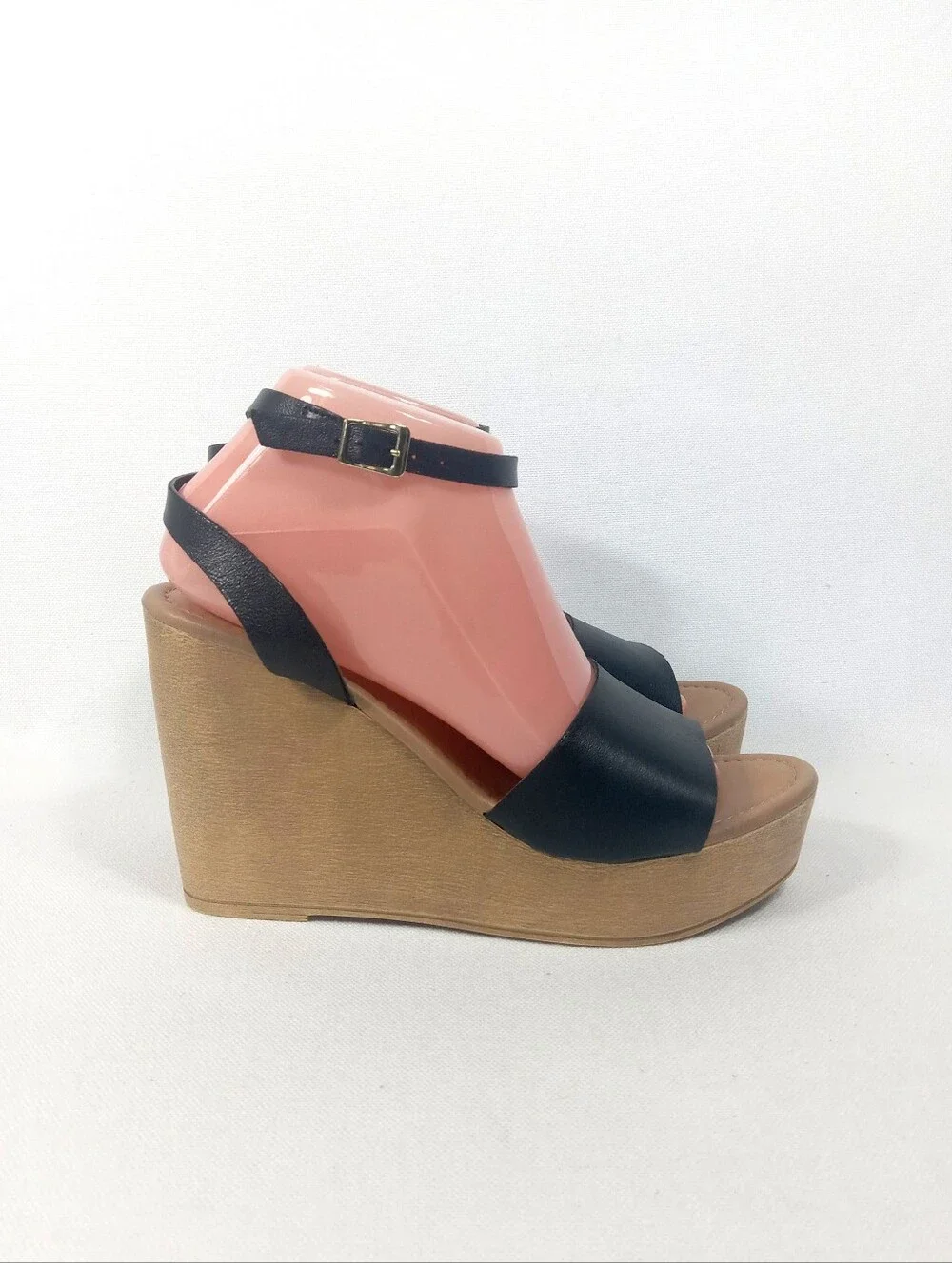 STEVE MADDEN Black Wedge Platform Sandals with Ankle Strap Women's Size 8.5